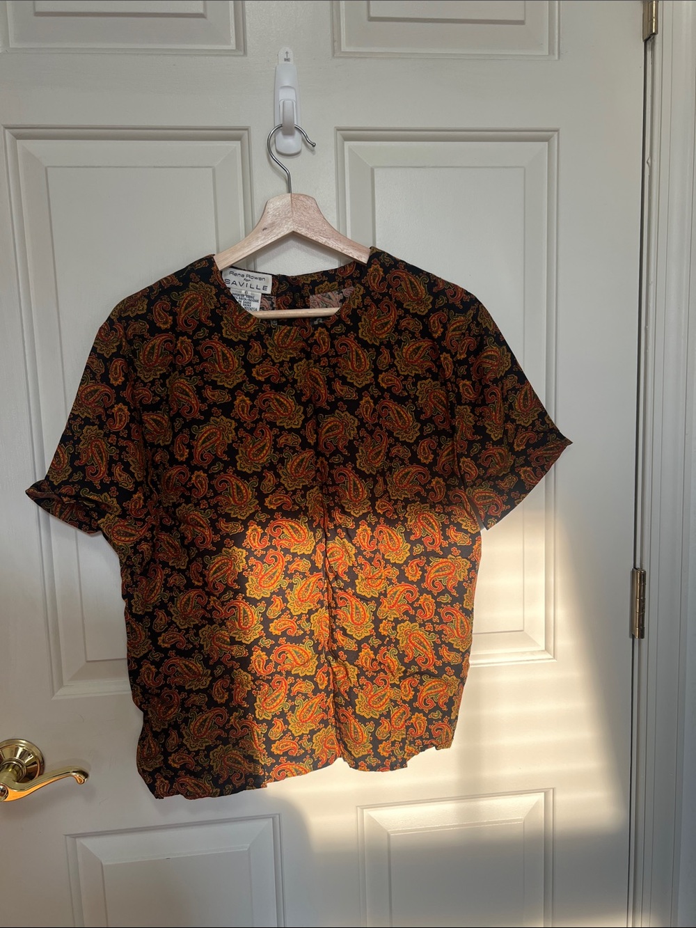 Rena Rowan Black Paisley Short Sleeve